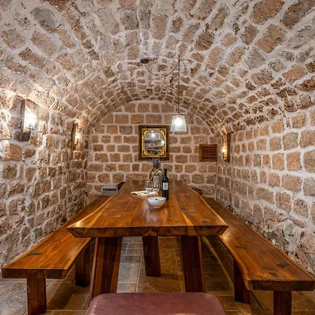 Villa Mirabilis, Stunning Superior Villa, Dubrovnik Old Town *