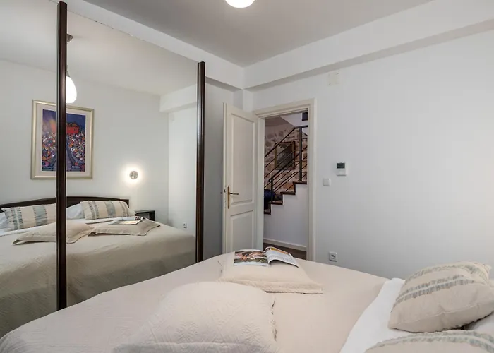 Villa Mirabilis, Stunning Superior Villa, Old Town *