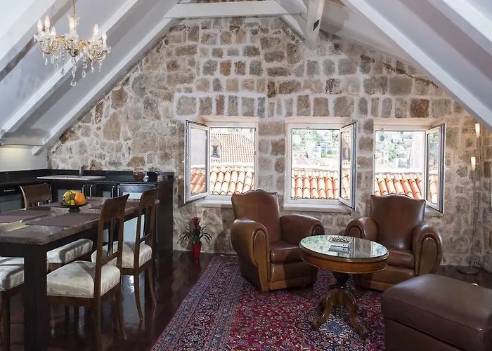 Mirabilis, Stunning Superior Villa, Old Town Villa