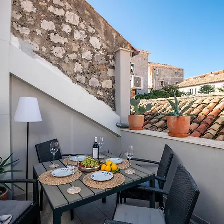 Mirabilis, Stunning Superior Villa, Old Town