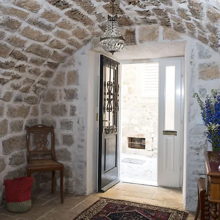 Mirabilis, Stunning Superior Villa, Old Town Villa *