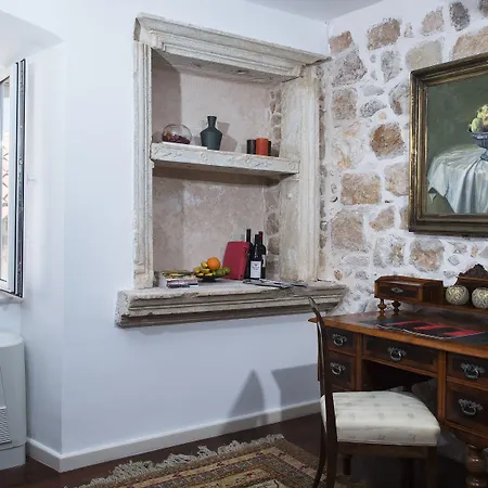 Mirabilis, Stunning Superior Villa, Old Town Villa *