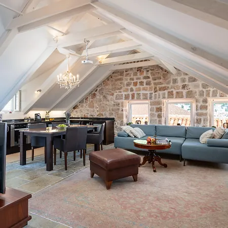 Mirabilis, Stunning Superior Villa, Old Town Villa *