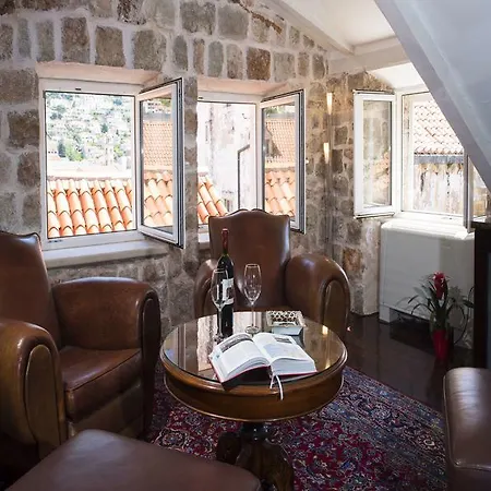 Mirabilis, Stunning Superior Villa, Old Town *