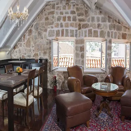 Mirabilis, Stunning Superior Villa, Old Town וילה
