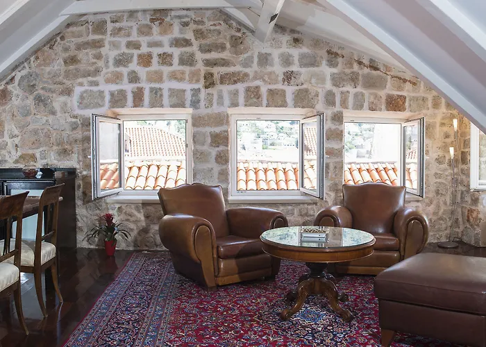 Mirabilis, Stunning Superior Villa, Old Town *