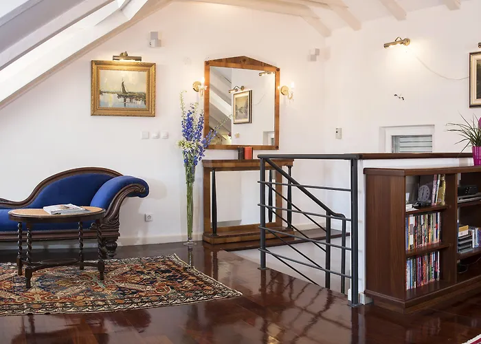 Mirabilis, Stunning Superior Villa, Old Town *