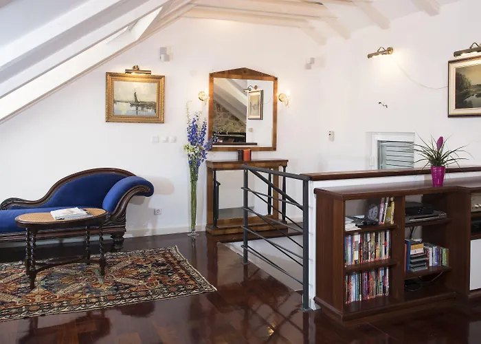 Mirabilis, Stunning Superior Villa, Old Town וילה