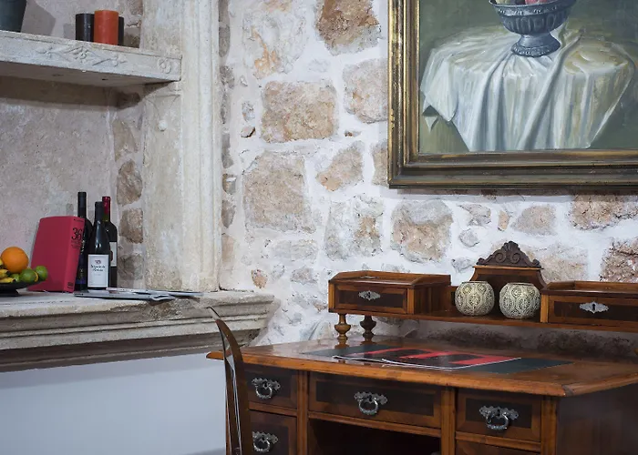 Mirabilis, Stunning Superior Villa, Old Town וילה *