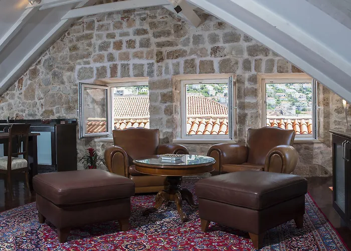 Mirabilis, Stunning Superior Villa, Old Town Villa