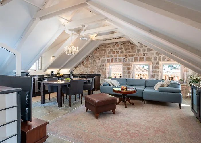 Mirabilis, Stunning Superior Villa, Old Town Villa *